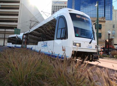 A photographic image of light rail train operating on The Tide (light rail network)